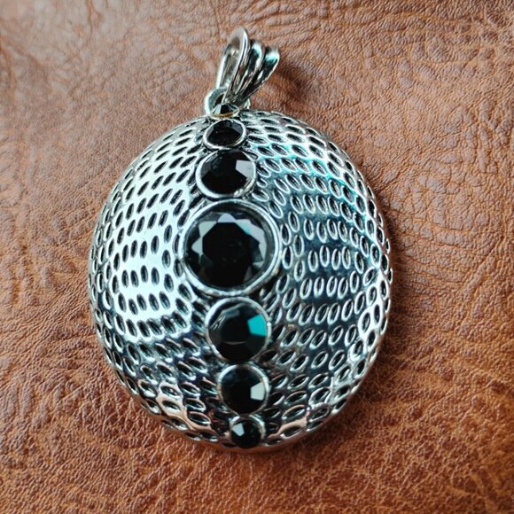 Stunning Pendant Silver Tone Base with Black Gradual Faceted Crystals on Top ~2' - Picture 1 of 9